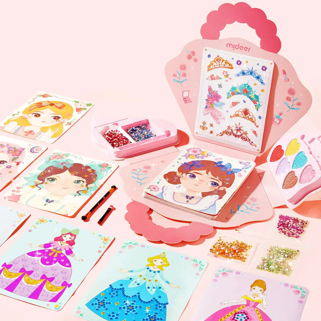 Mideer 3-in-1 make up / dress up set opens to a vanity 